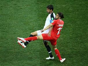 רואיס מול רודריגס. קוסטה ריקה הקשתה על שווייץ (GETTY)