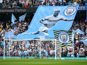 קומפני זכה למחווה מדהימה לציון עשר שנים בסיטי (GETTY)