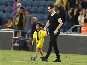 לא לזה חוגג פילל (אלן שיבר)