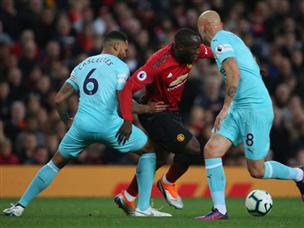 לוקאקו לא מצא את עצמו גם הפעם ועדיין לא מצא את הרשת באולד טראפורד העונה (צילום: getty)