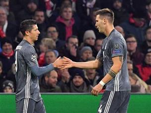 בהתחלה לבנדובסקי סידר לבאיירן יתרון (EMMANUEL DUNAND, Getty)