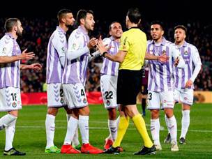 האורחת לא אהבה את השריקה לפנדל (PAU BARRENA, Getty)