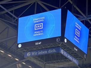 אחד מהפנדלים אושר על ידי ה-VAR, אחרי שהשופט פספס (getty)