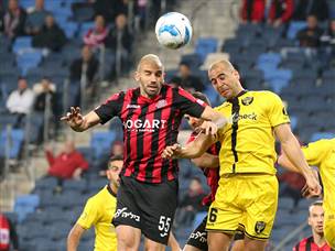 באווירת פלייאוף תחתון. קפילוטו ובן חיים (יוסי שקל)