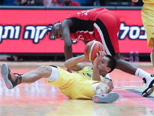 סטול איבד את העשתונות (מנהלת)