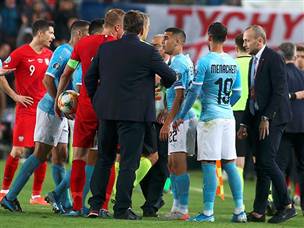 בסיום המשחק, הגיע האירוע המביך שהעיב על הכל (צילום: אלן שיבר)