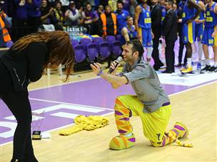 הקמע של חולון ברגע מרגש (לירון מולדובן)