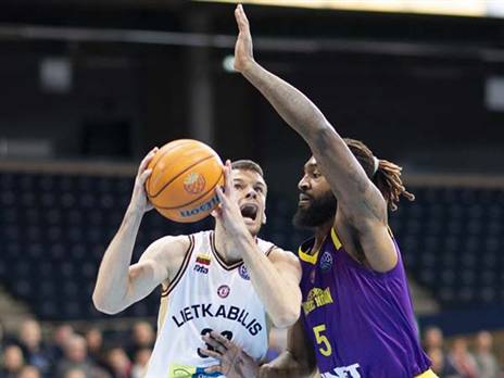 האוול רשם דאבל-דאבל, אבל זה לא עזר לדרוקר בסיום (צילום: פיב"א)