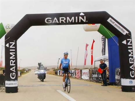 להב חוצה את קו הסיום (צילום: תומר פדר)