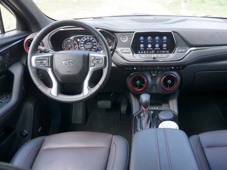 הנדסת האנוש טובה. מערכת המדיה מצוינת והמרווח ושדה הראיה מצוינים