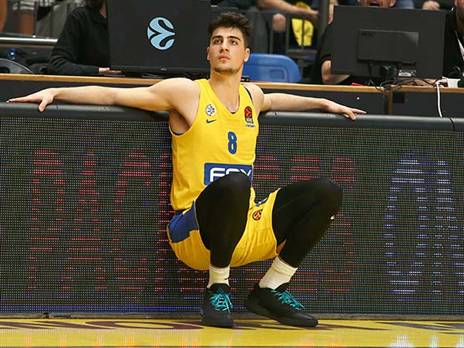 "העיתוד של מכבי עם יאניס ורוד", אבדיה (אלן שיבר)