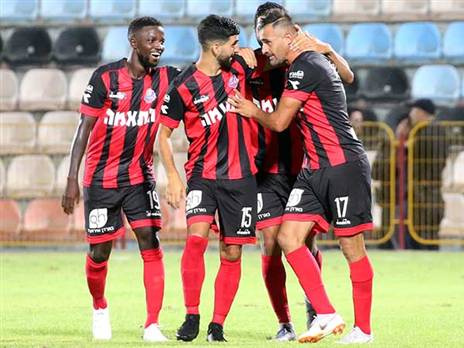 "כשיורד גשם, יורד על כולם" (צילום: אודי ציטיאט)