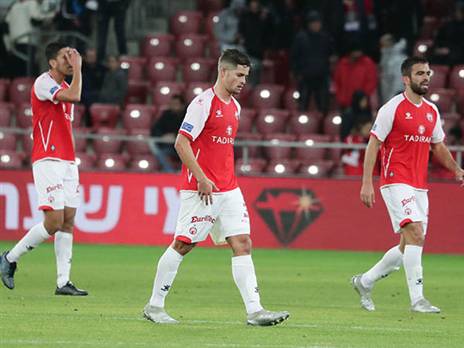 בעל חוזה עד חודש יוני, קלטינס