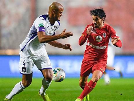 רפאלוב מול קומפאני. הקשר בטופ (getty)