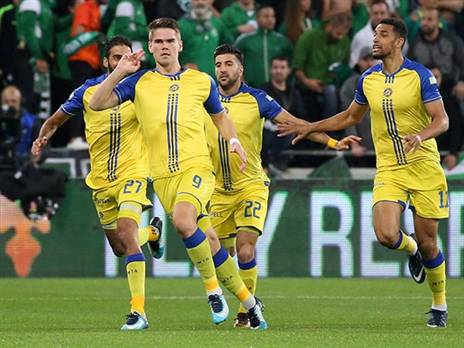 קיארטנסון אוהב את החום הים תיכוני. (שקל)