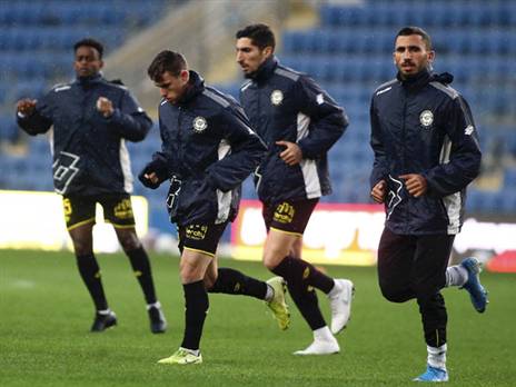 בראשון: אימונים עם מגע