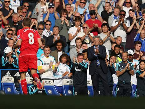 "בזכותו הפכתי למאמן טוב יותר". גם מוריניו ידע לעשות כבוד