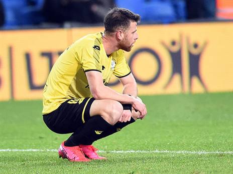 עתידו של גיא מלמד לוט בערפל. ק"ש כבר הביעה עניין (ברני ארדוב)