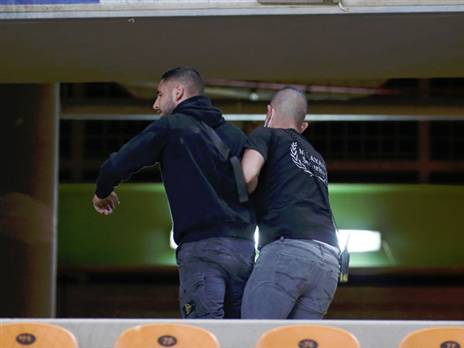 פרץ ונעצר (אלן שיבר)