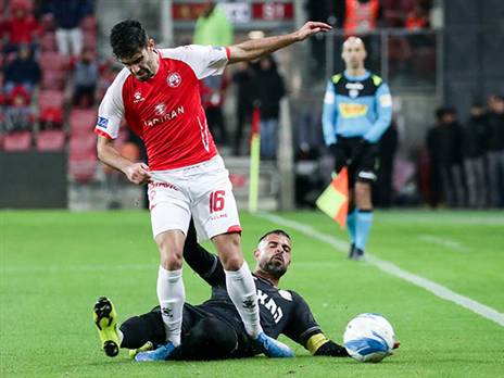 פספסה אותו. ביטון (דני מרון)