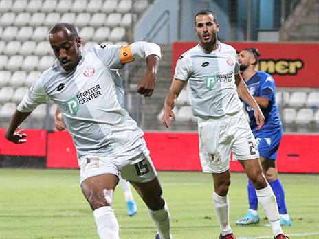 הקפטן נדרש לקצץ (אנצ'ו גוש)