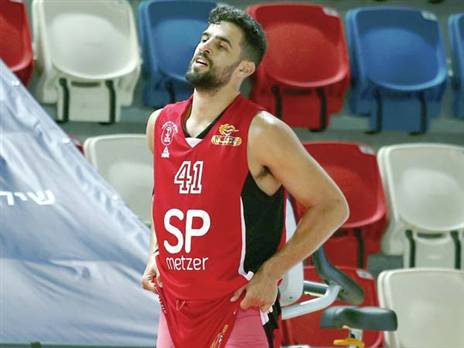 "עוזב אותו אדם שהכרנו לפני 4 שנים" (אלן שיבר)