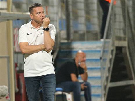 בכר, ניצחון בבכורה (אנצ'ו גוש)