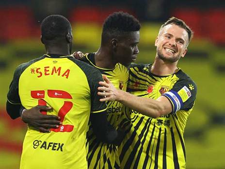 קלברלי (מימין) חוגג עם חבריו (getty)