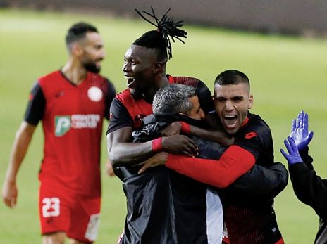 "מאוד שמח". עודה בסיום (צילום: אלן שיבר)