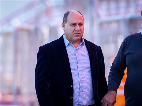 "ראו טביעת יד של מאמן". אבו יונס (צילום: מאור אלקסלסי)