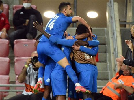 לחלק משחקני אשדוד יש מענק על הגעה לאירופה. נראה שהם בדרך לקבל אותו (ברני ארדוב)