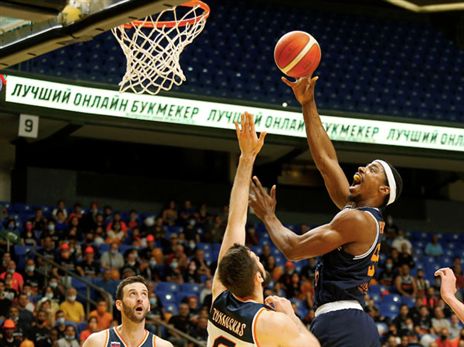 מיינסי. מתאים לשחק ליד דן (אלן שיבר)