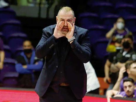 דדאס. "סבלנו, אבל זה שווה את זה" (אלן שיבר)