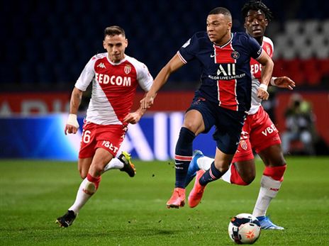 פ.ס.ז' ומונאקו. המשחק שגרינפלד ישפוט באוגוסט? (Getty)