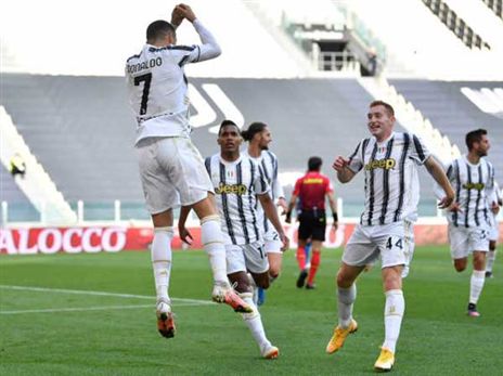 רונאלדו. השתלט על הכדור החוזר (Getty)