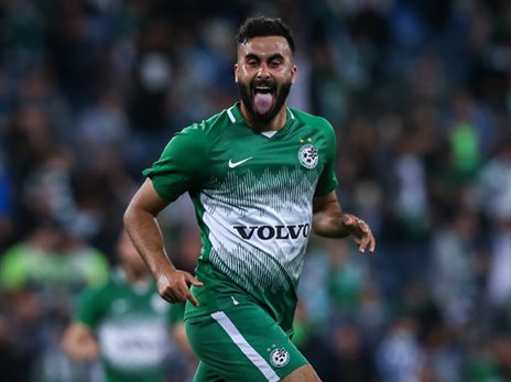 עוואד. ילבש אדום? (מאור אלקסלסי)