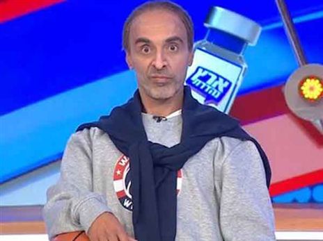 זופי מרוצה מהחיקוי המפורסם (צילום מסך)