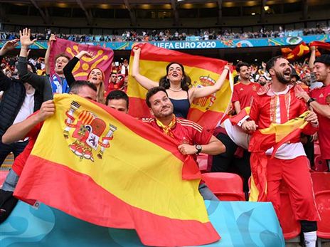 אוהדי ספרד. יש להם על מי לבנות (Getty)