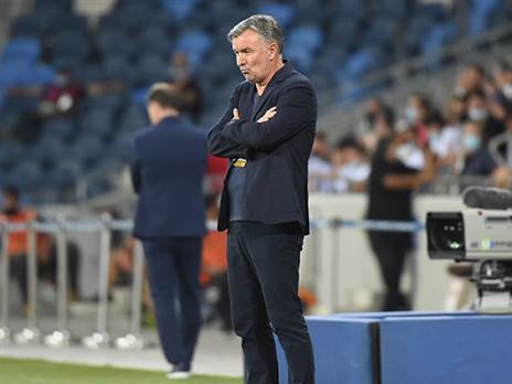 יודע שהסיכויים לא לטובתו. רוטשטיינר (אלן שיבר)