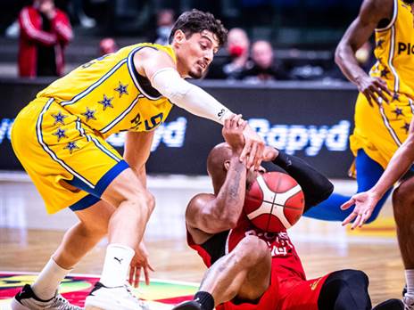 רבע שני מחריד של הפועל חיפה (צילום: עודד קרני)