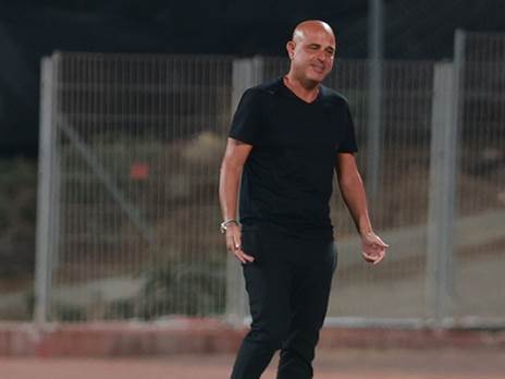 יוסי. אבוקסיס. הקבוצה שלו תחבר ניצחון ליגה שני ברציפות? (ניר קידר)