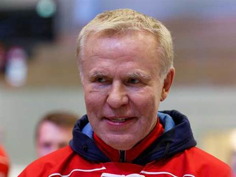 קפטן נבחרת ברית המועצות בעברו. ואצ'יסלב פטיסוב (נאור מרק)