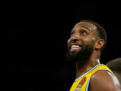 מחייכים בדרך ל-2:6 (GETTY)