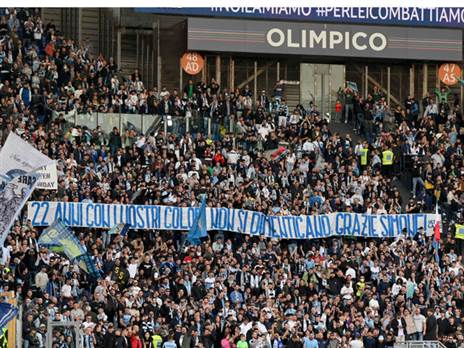 "אין מחילה לבוגדים". אולטראס לאציו (getty)