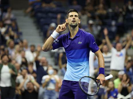 שומע את האוהדים. ג'וקוביץ' (Getty)