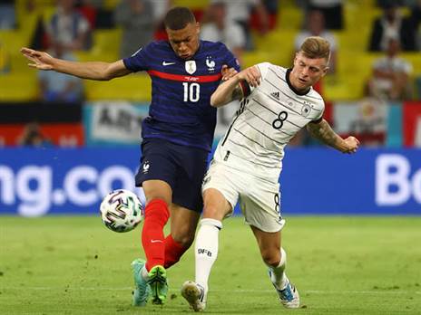 קרוס ואמבפה. יחד בעונה הבאה? (Getty)