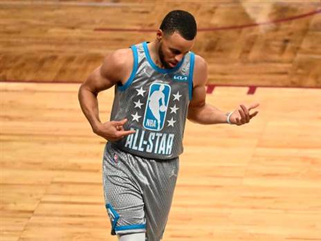 סטף קרי. רקד על הפרקט (GETTY)