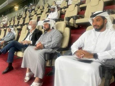 יעקב שחר ביציע יחד עם ראשי אל-עין (עמוד האינסטגרם של מכבי חיפה)