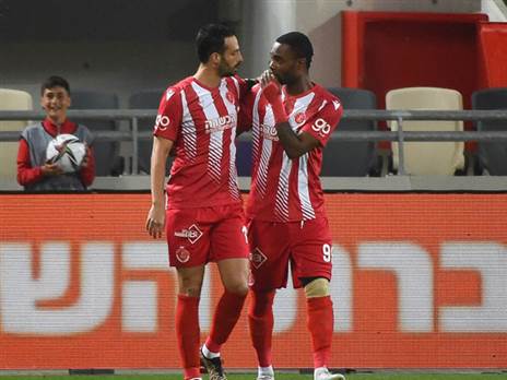 כרגע במקום הרביעי, הפועל ת"א (ברני ארדוב)