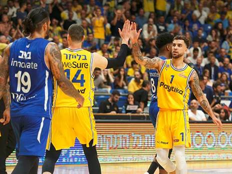 "עלינו מפוקסים למחצית השנייה". ווילבקין (אלן שיבר)